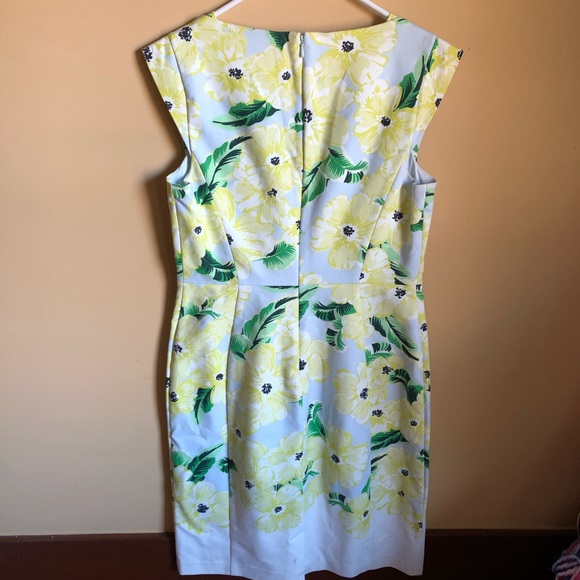 Fitted Spring Dress - Picture 5 of 8